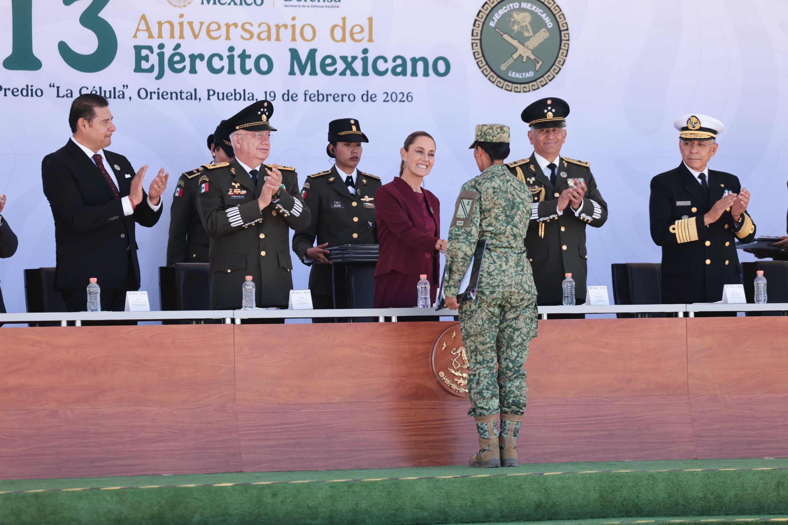 Presidenta destaca papel del Ejército en soberanía nacional durante su 113 aniversario