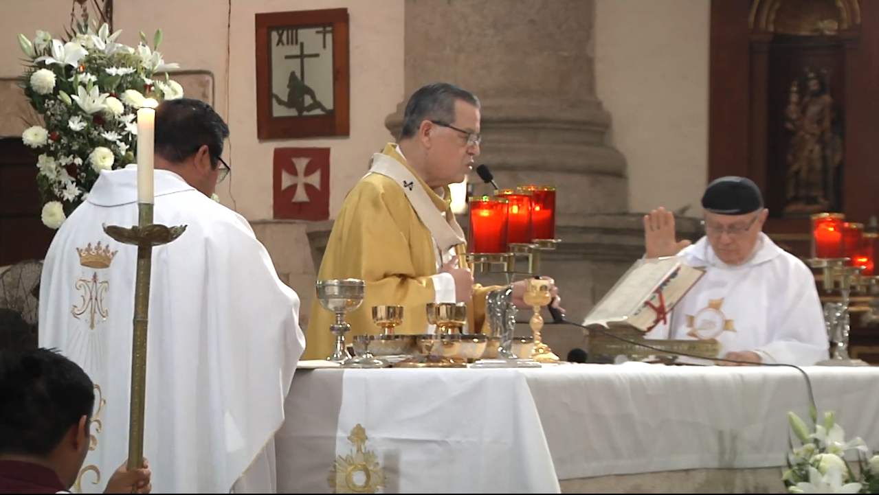 CELEBRAN EL CORPUS CHRISTI EN LA CATEDRAL DE MÉRIDA.