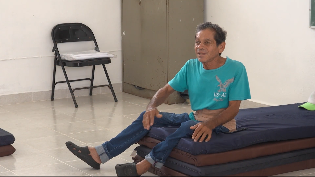 ABUELITO ES RESCATADO Y LLEVADO A HOGAR TEMPORAL