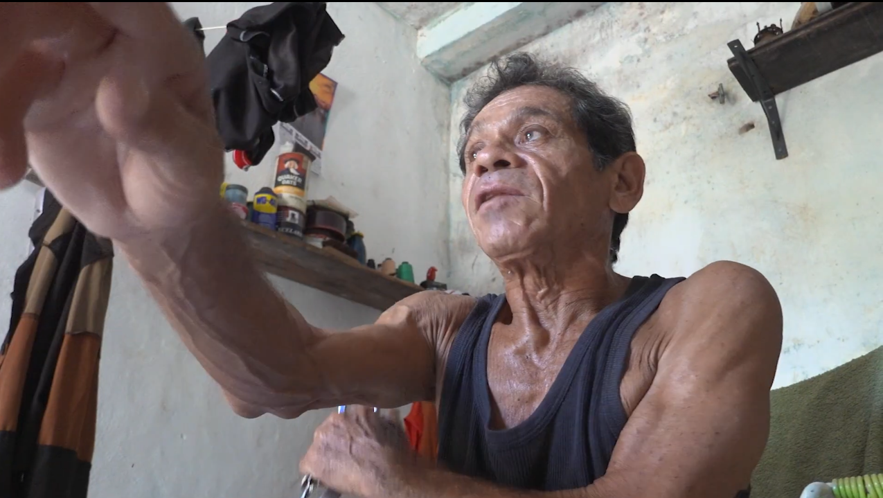 ADULTO MAYOR RESCATADO POR PROTECCION CIVIL, REGRESA A SU HOGAR