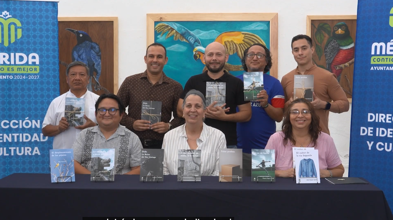 ENTREGAN LIBROS DEL FONDO EDITORIAL DE MÉRIDA 