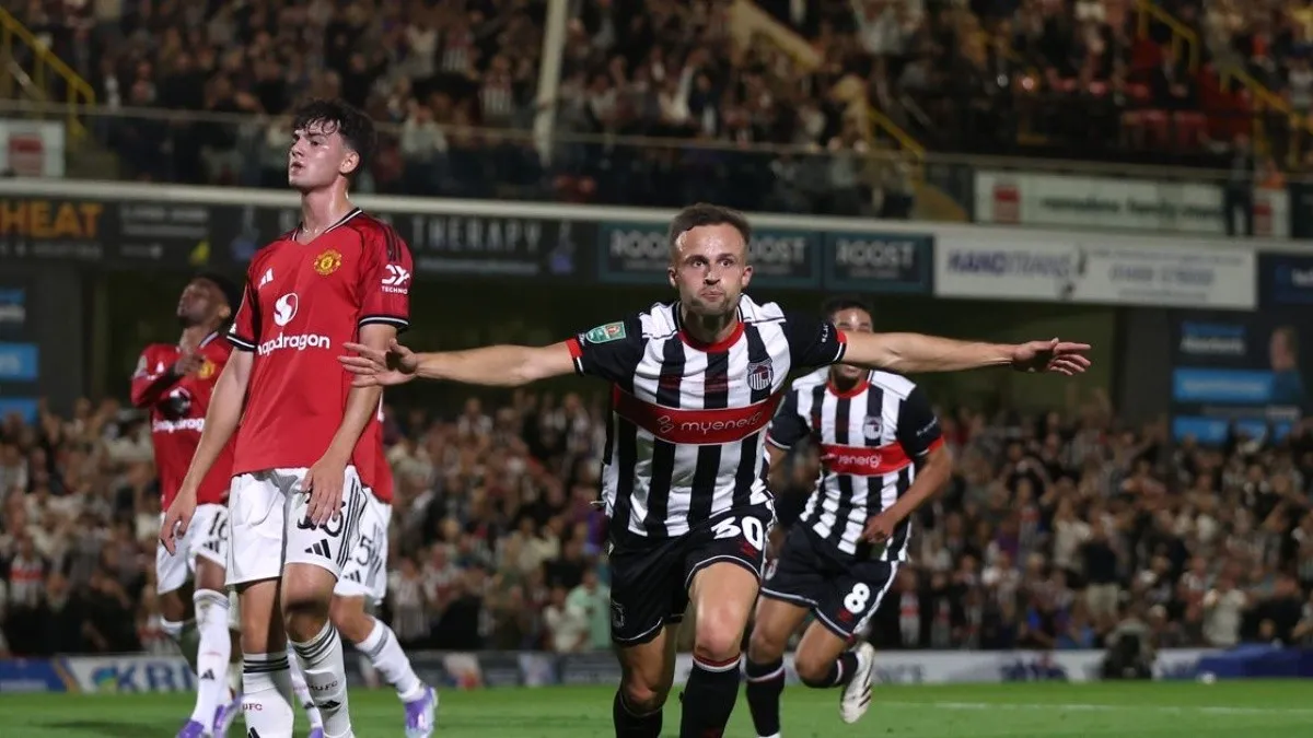“Equipo de cuarta división ELIMINA al Manchester United”