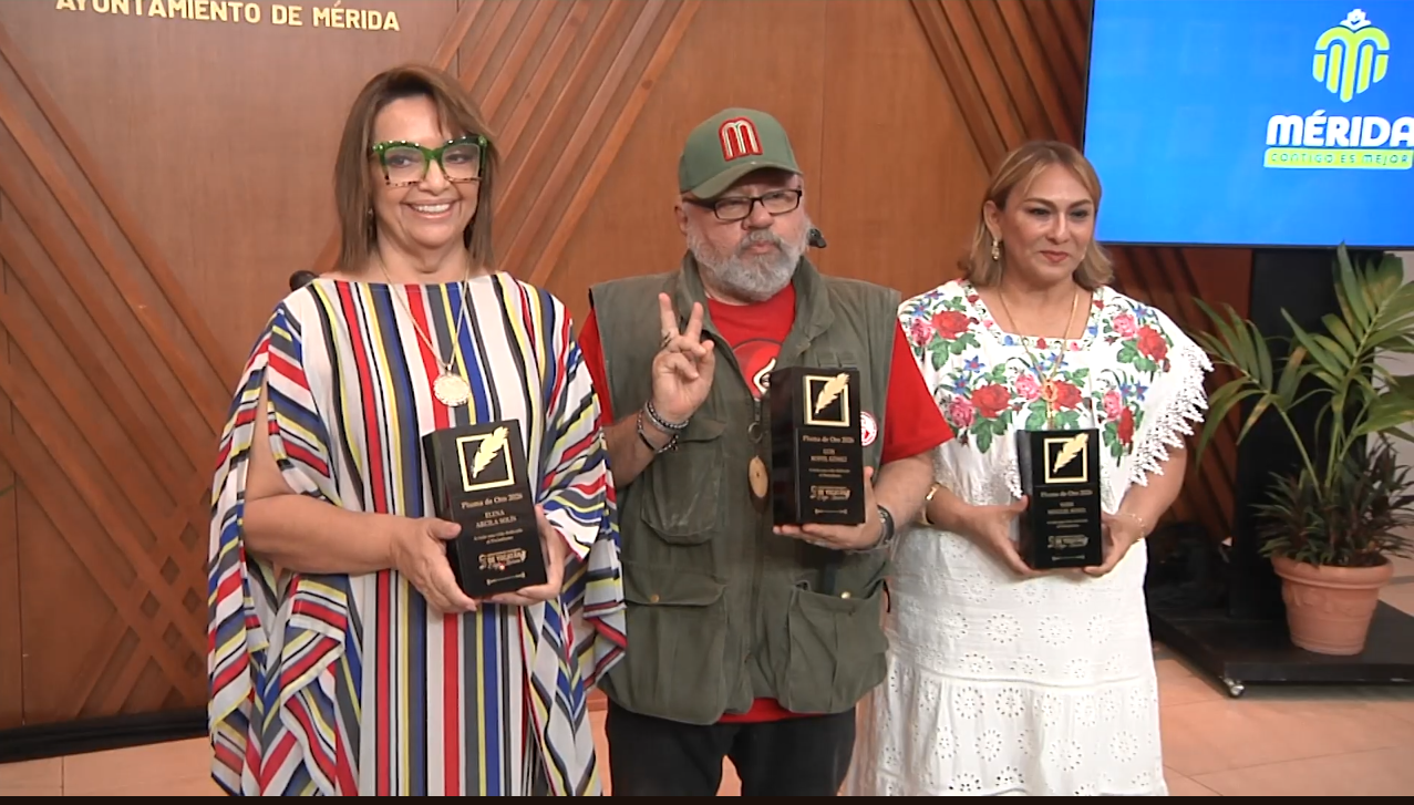 RECONOCEN A ELENA ARCILA POR TODA UNA VIDA DEDICADA A INFORMAR 