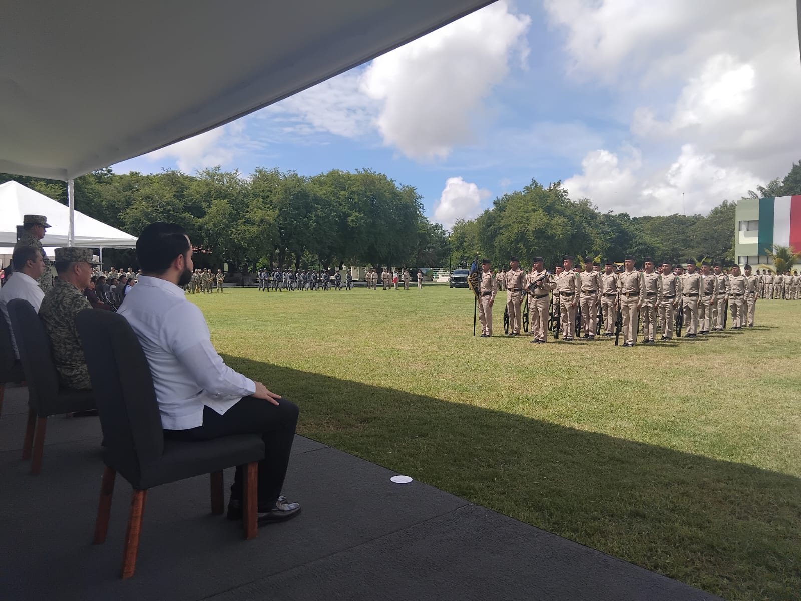 JOVENES DE LA PENINSULA RECIBEN SU CARTILLA POR CONCLUIR SU SERVICIO MILITAR NACIONAL