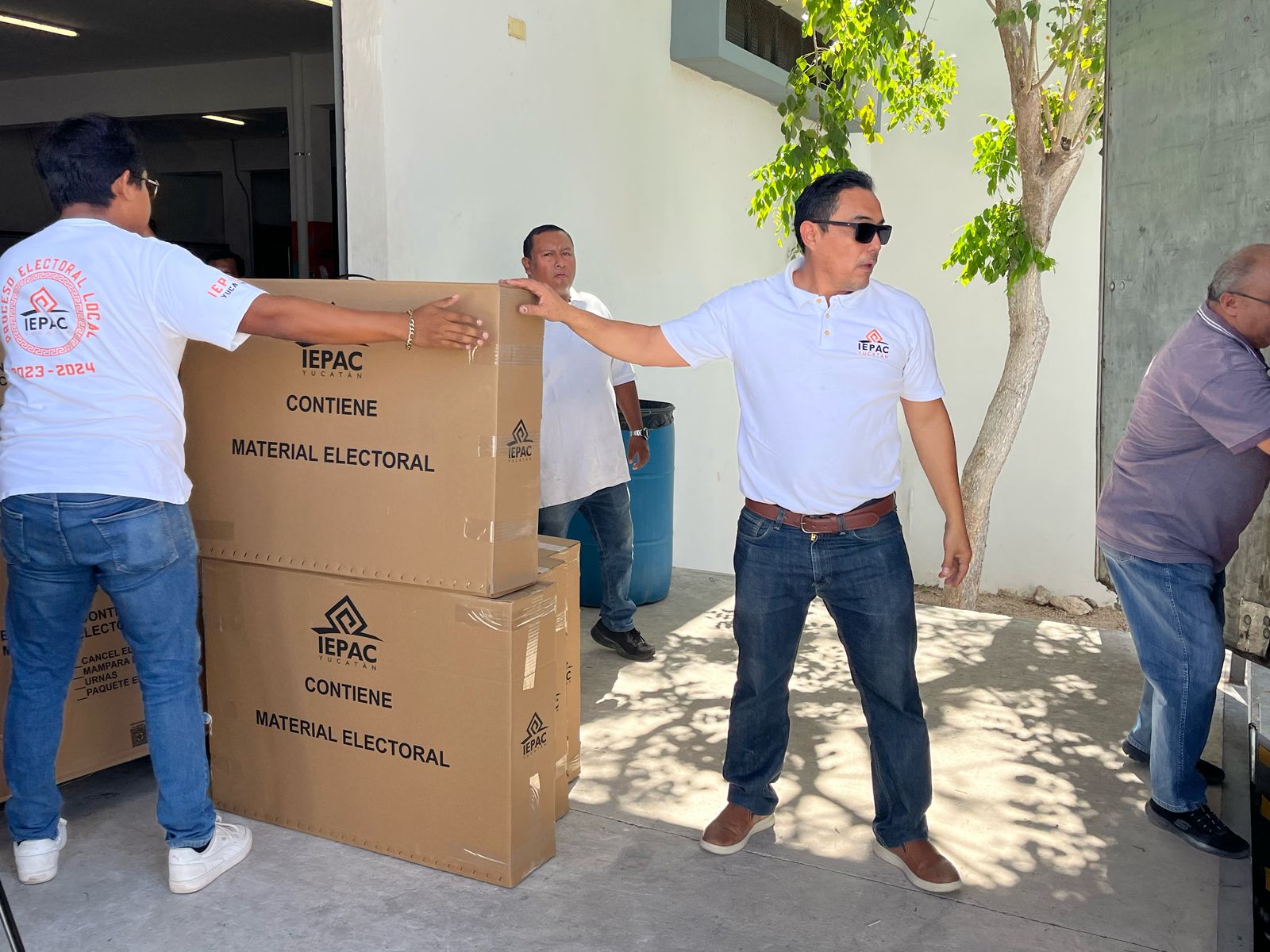 LLEGA PAQUETERÍA ELECTORAL A YUCATÁN
