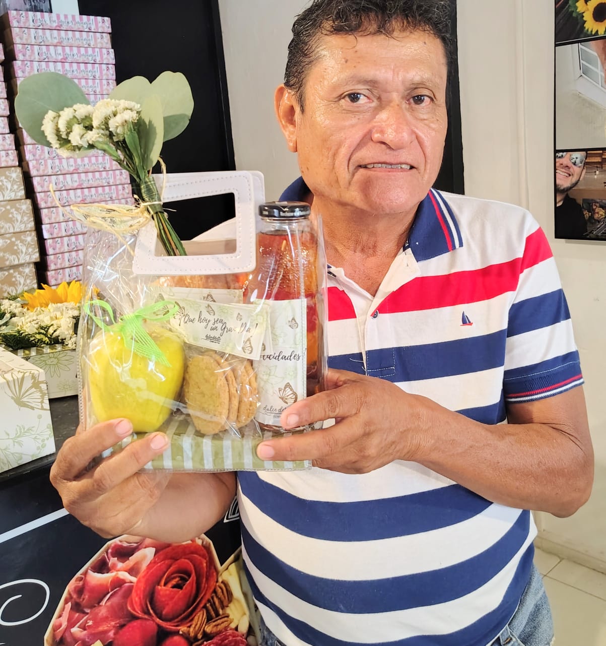 COMERCIOS DEL MERCADO CON DIVERSIDAD DE REGALOS PARA MAMÁ