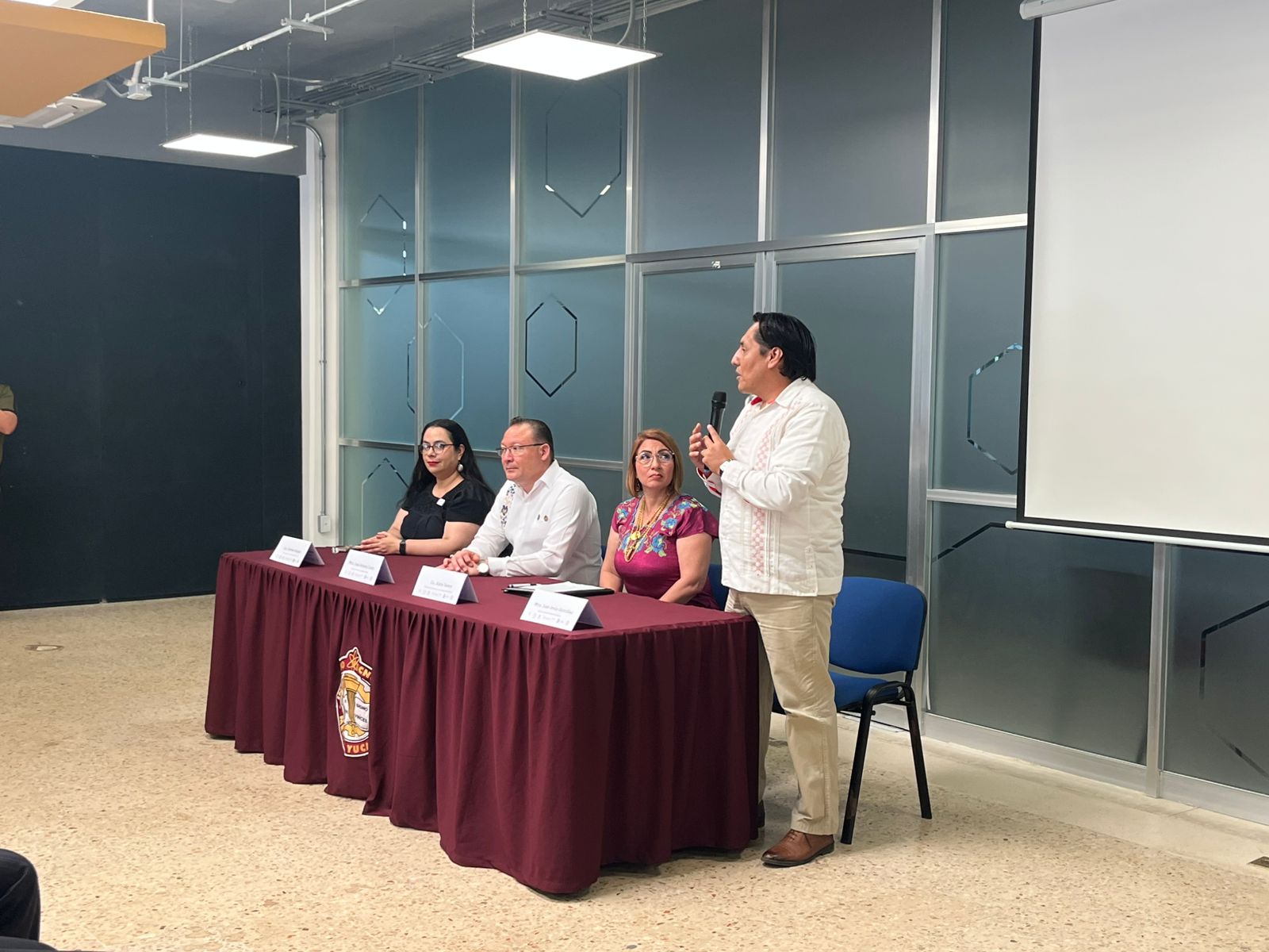 BUSCAN EXPANDIR EL IDIOMA MAYA A NIVEL INTERNACIONAL 