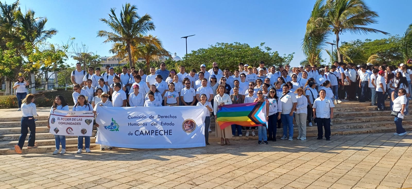 CAMINAN CON MOTIVO DEL “DÍA INTERNACIONAL CONTRA LA HOMOFOBIA, TRANSFOBIA Y BIFOBIA”