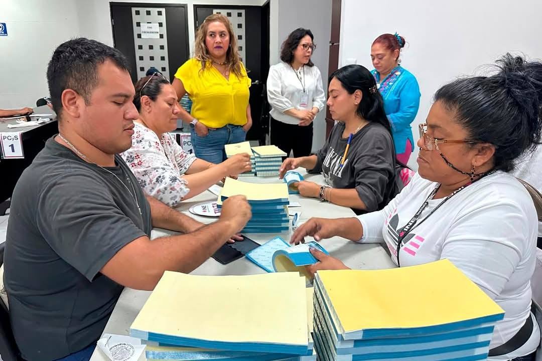 INICIA CONTEO DE BOLETAS PARA ELECCIÓN EN EL 02 DISTRITO DE CIUDAD DEL CARMEN