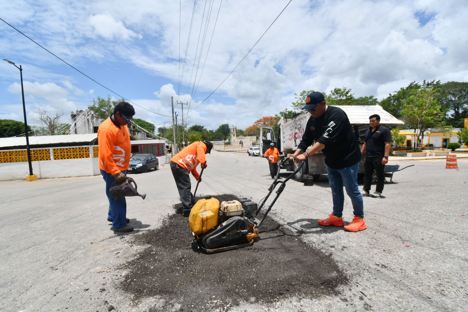 ACERCAN SERVICIOS PÚBLICOS A HAMPOLOL