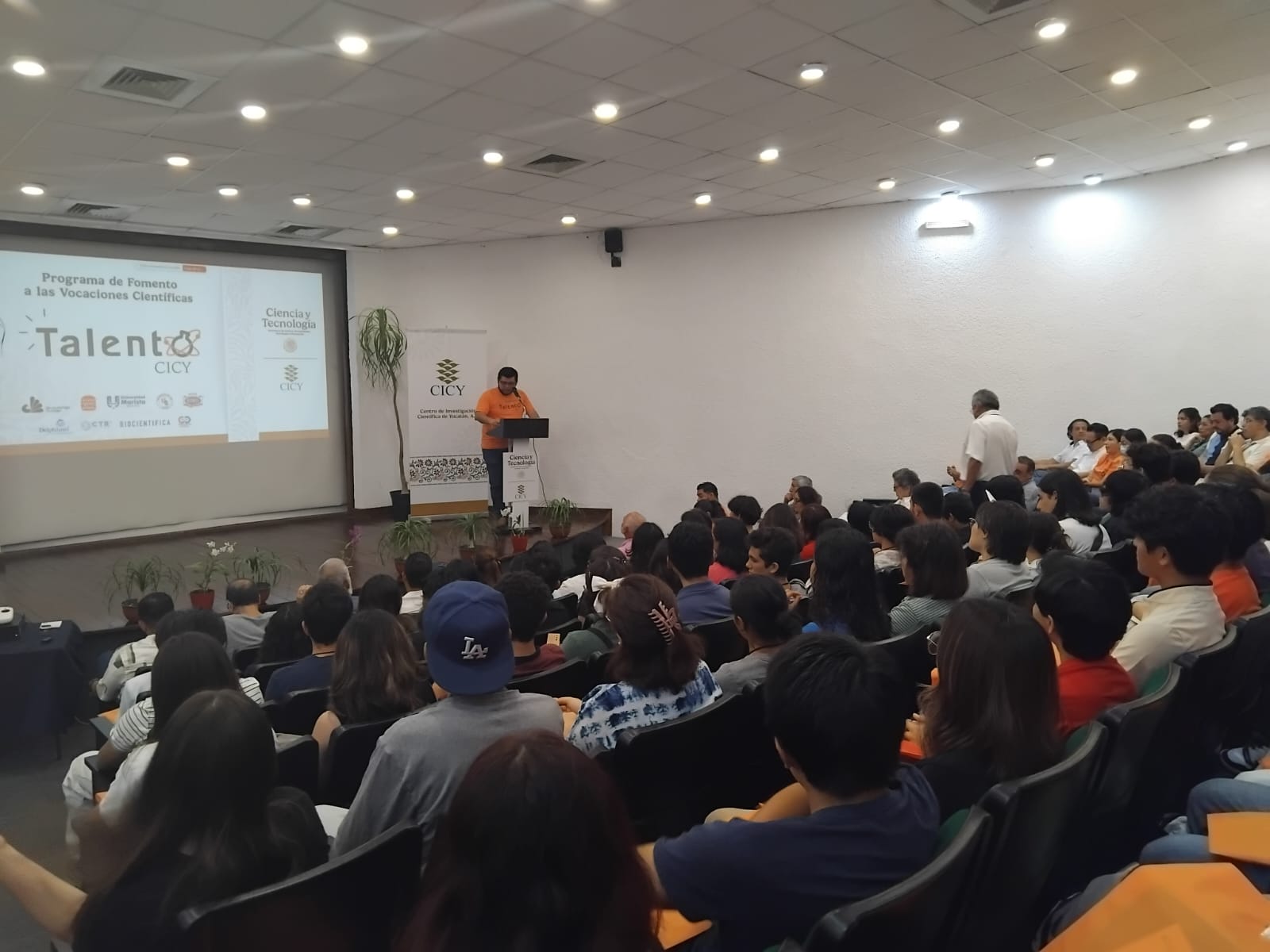 PROMUEVEN VOCACIONES CIENTIFICAS