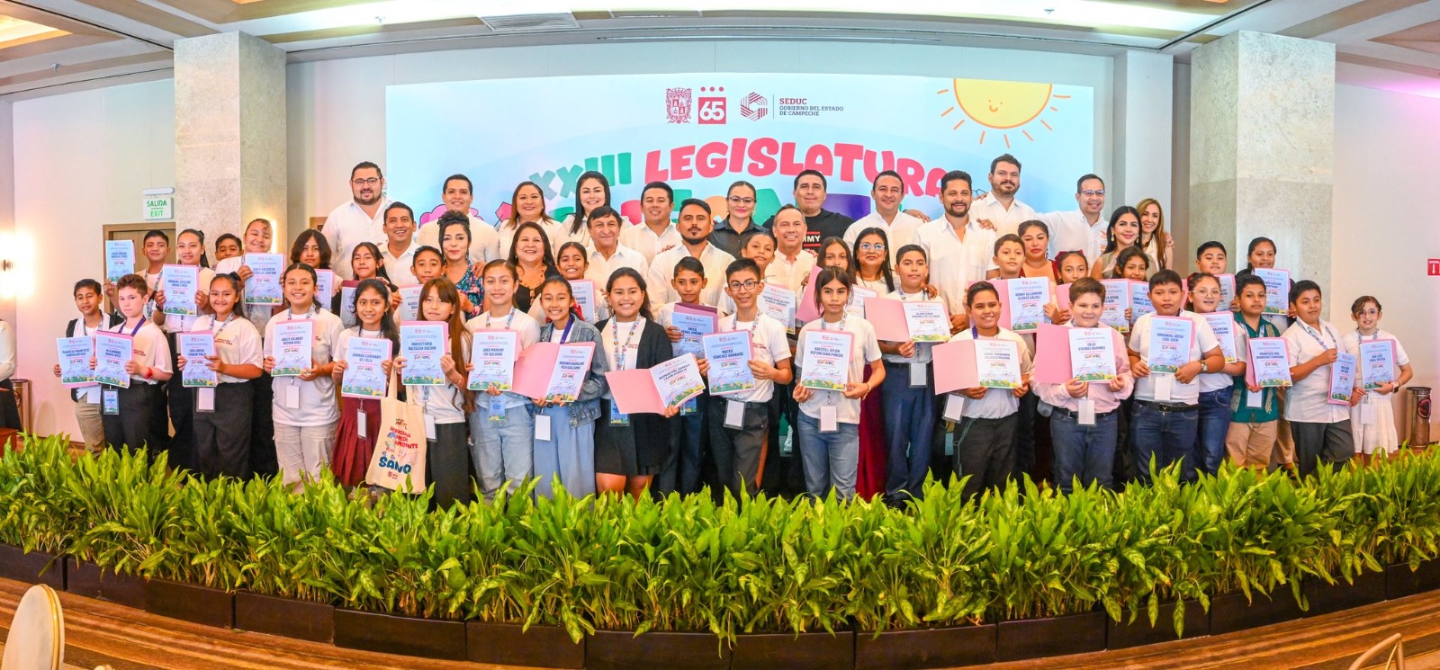 NIÑAS Y NIÑOS TOMAN LA TRIBUNA EN EL CONGRESO DEL ESTADO