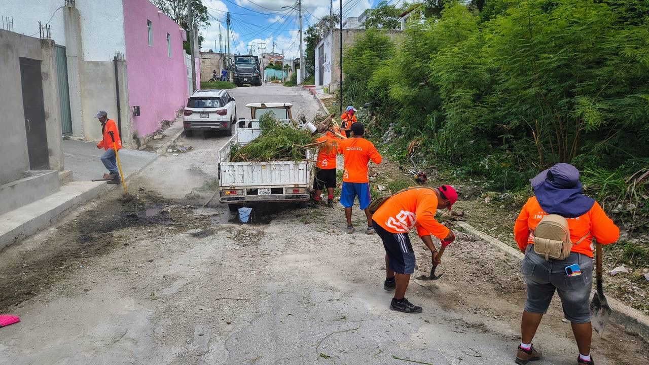 CONTINÚAN LOS TRABAJOS DE LIMPIEZA EN CAMPECHE