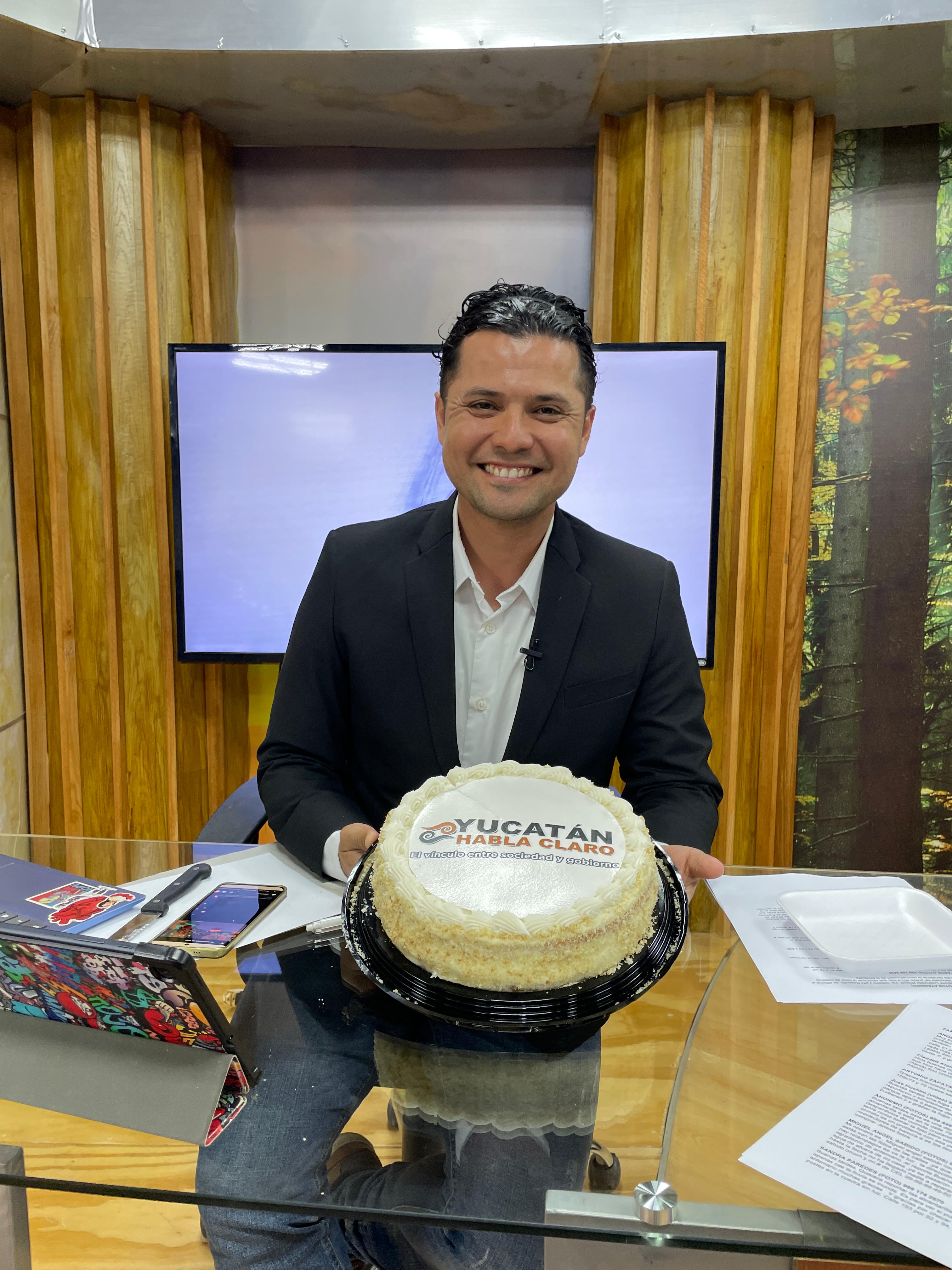 YUCATÁN HABLA CLARO CUMPLE 19 AÑOS AL AIRE