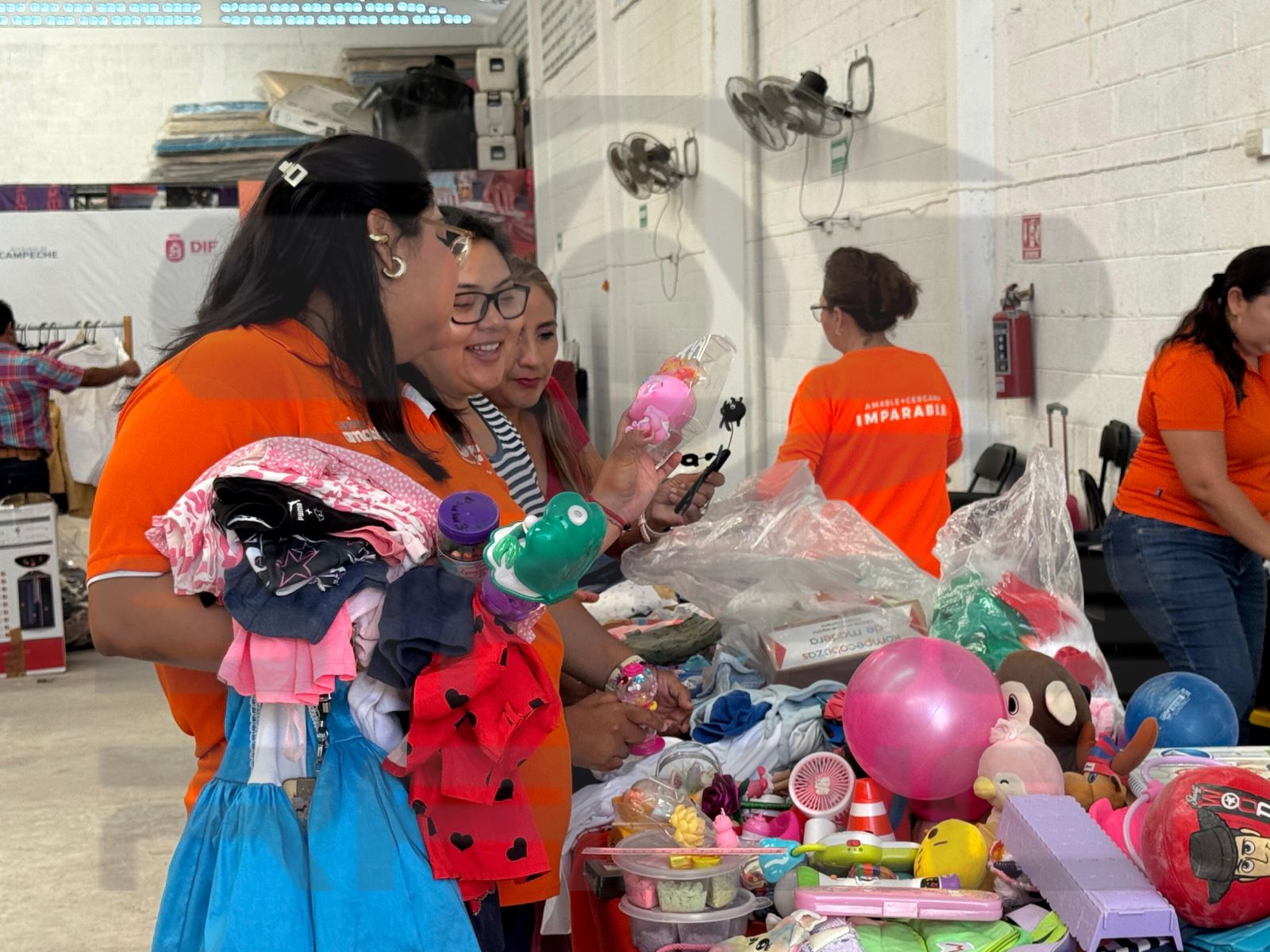 SE REALIZA UNA EDICIÓN MÁS DEL BAZAR AMABLE DEL DIF MUNICIPAL DE CAMPECHE