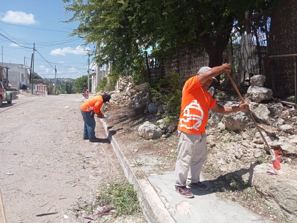 LLEVAN SERVICIOS PÚBLICOS A COLONIAS DE LA CIUDAD
