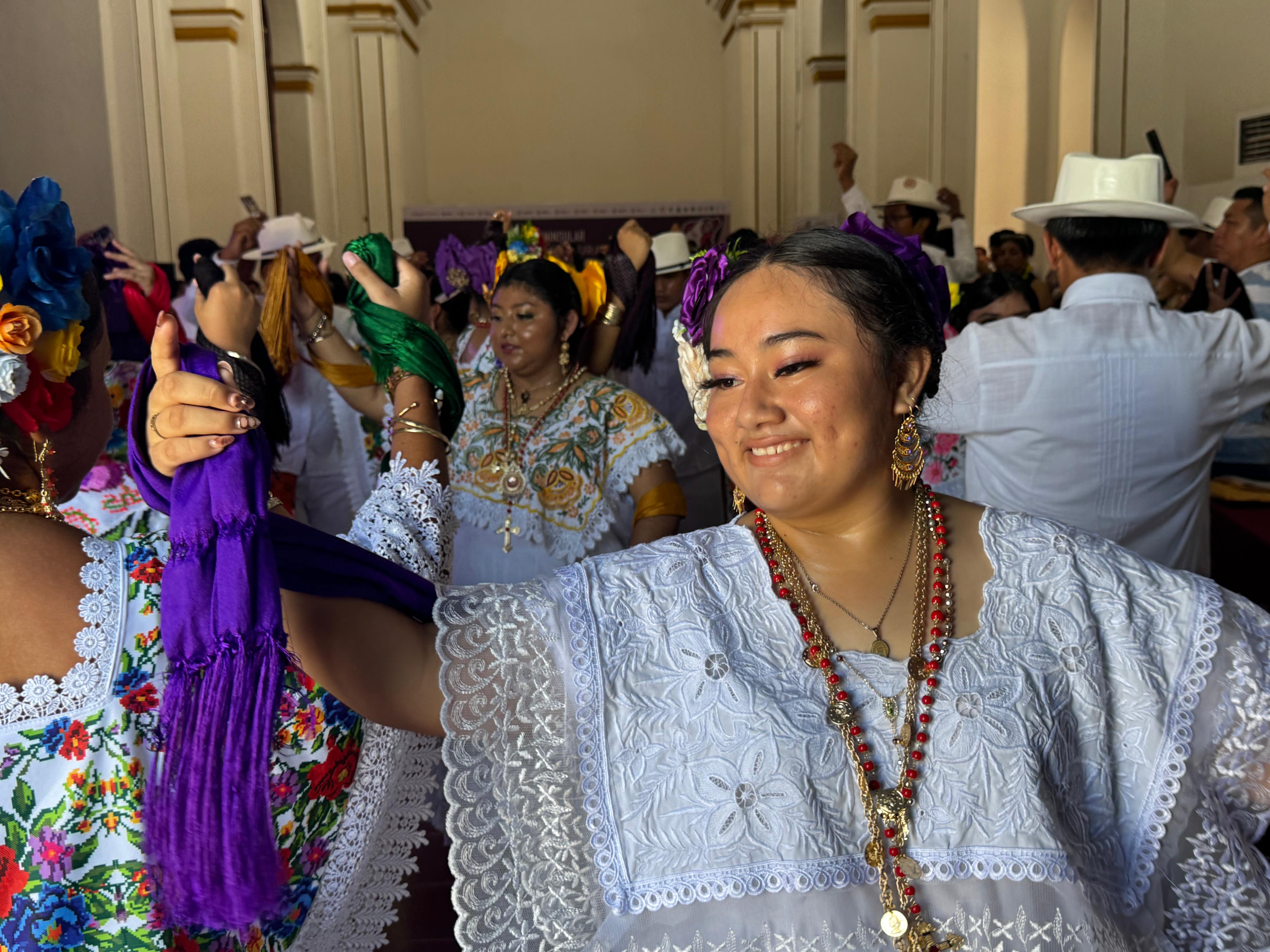 SE INAUGURA EL FORO CULTURAL Y ARTESANAL