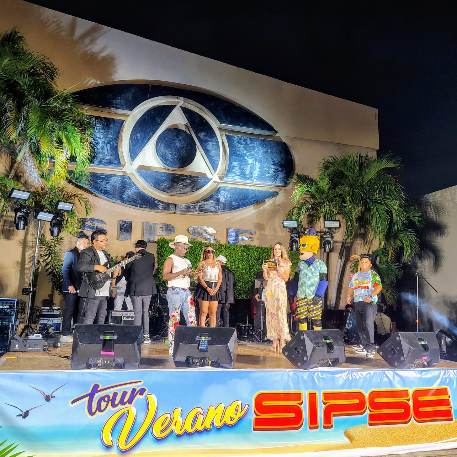 CON UNA GRAN FIESTA CONCLUYE EL VERANO SIPSE