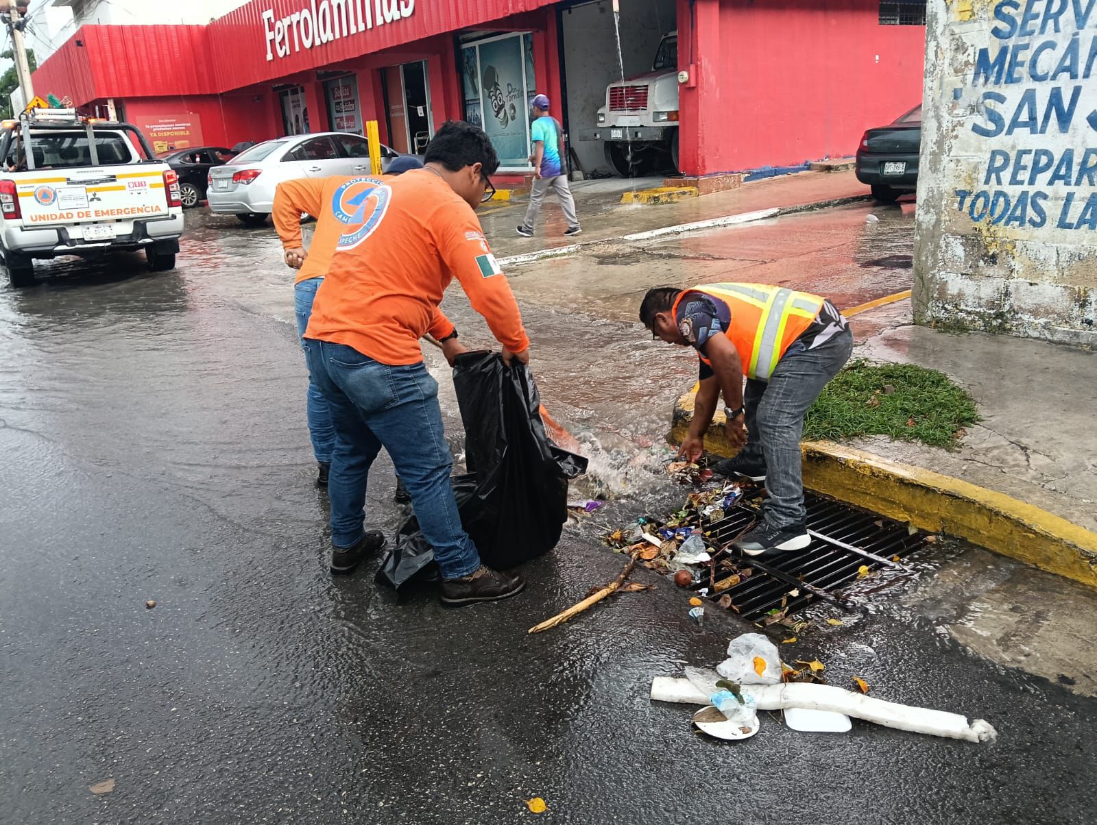 LLAMAN A RESPETAR HORARIOS DEL SERVICIO DE RECOLECCIÓN DE BASURA DOMICILIAR.