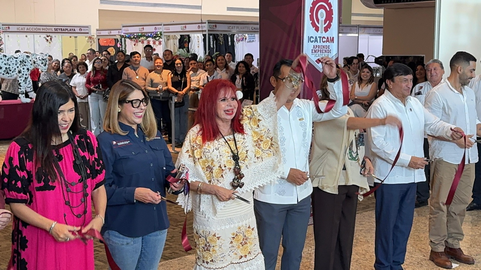 SE INAUGURA LA EXPO MANOS CREATIVAS 2025