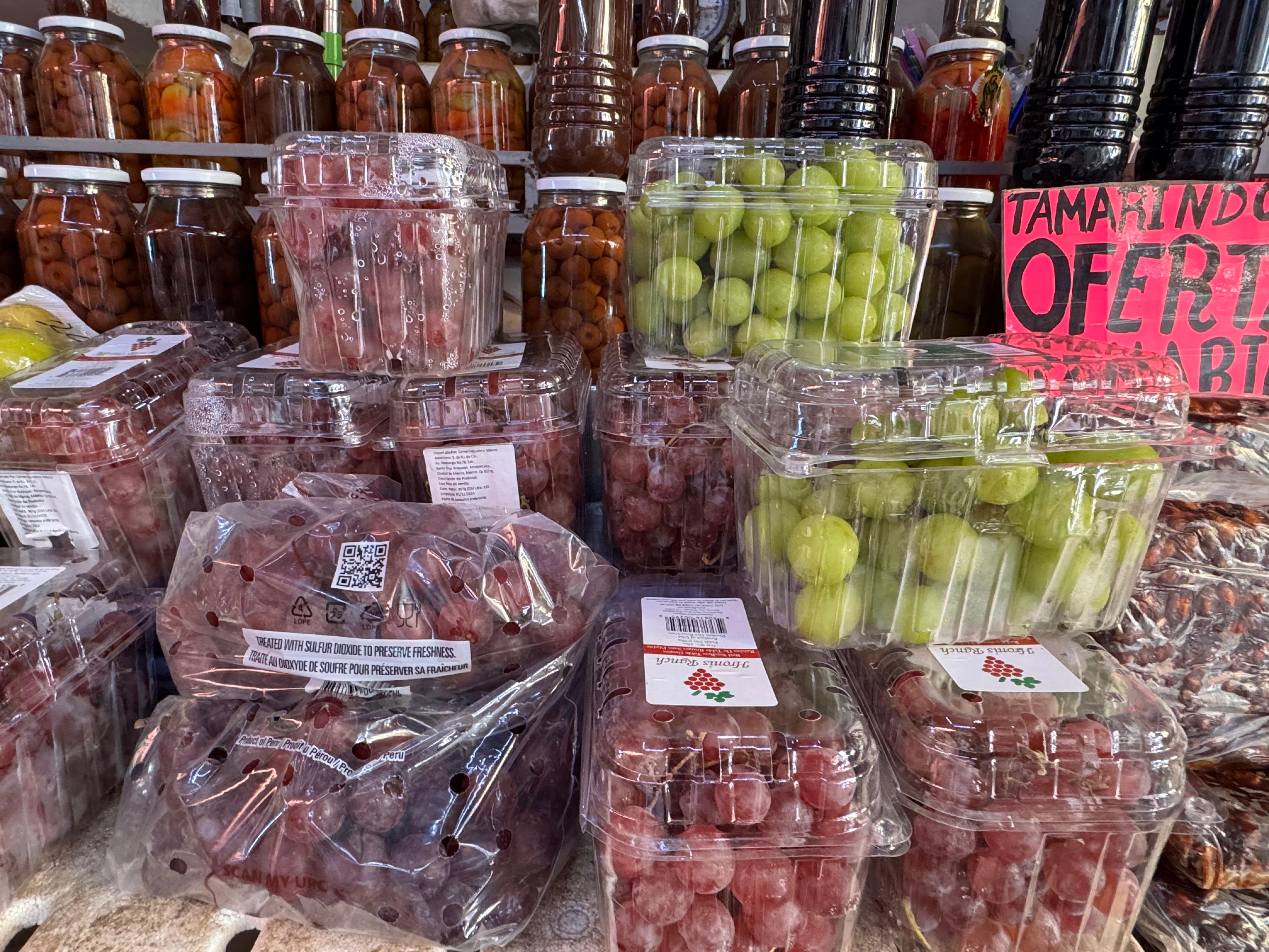 SE MANTIENE PRECIO DE UVAS EN MERCADO MUNICIPAL