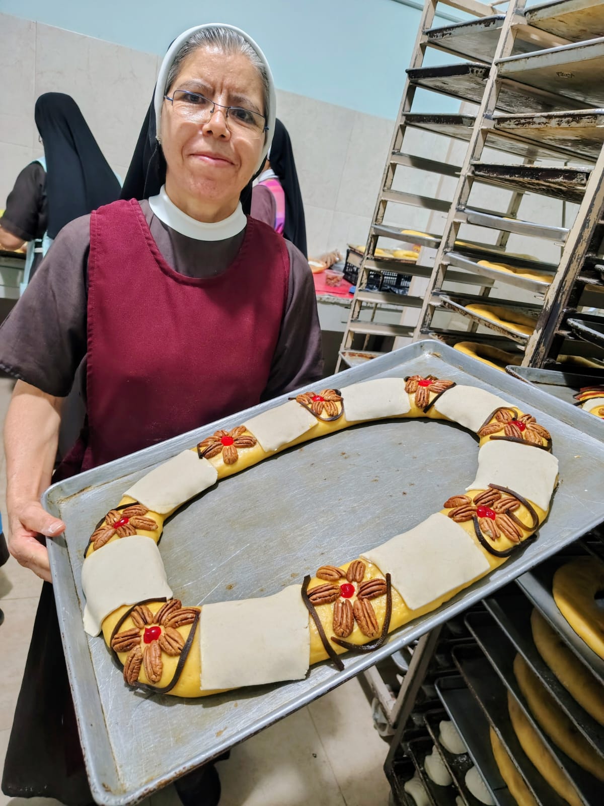 CONTINUA LA VENTA DE ROSCAS DE REYES