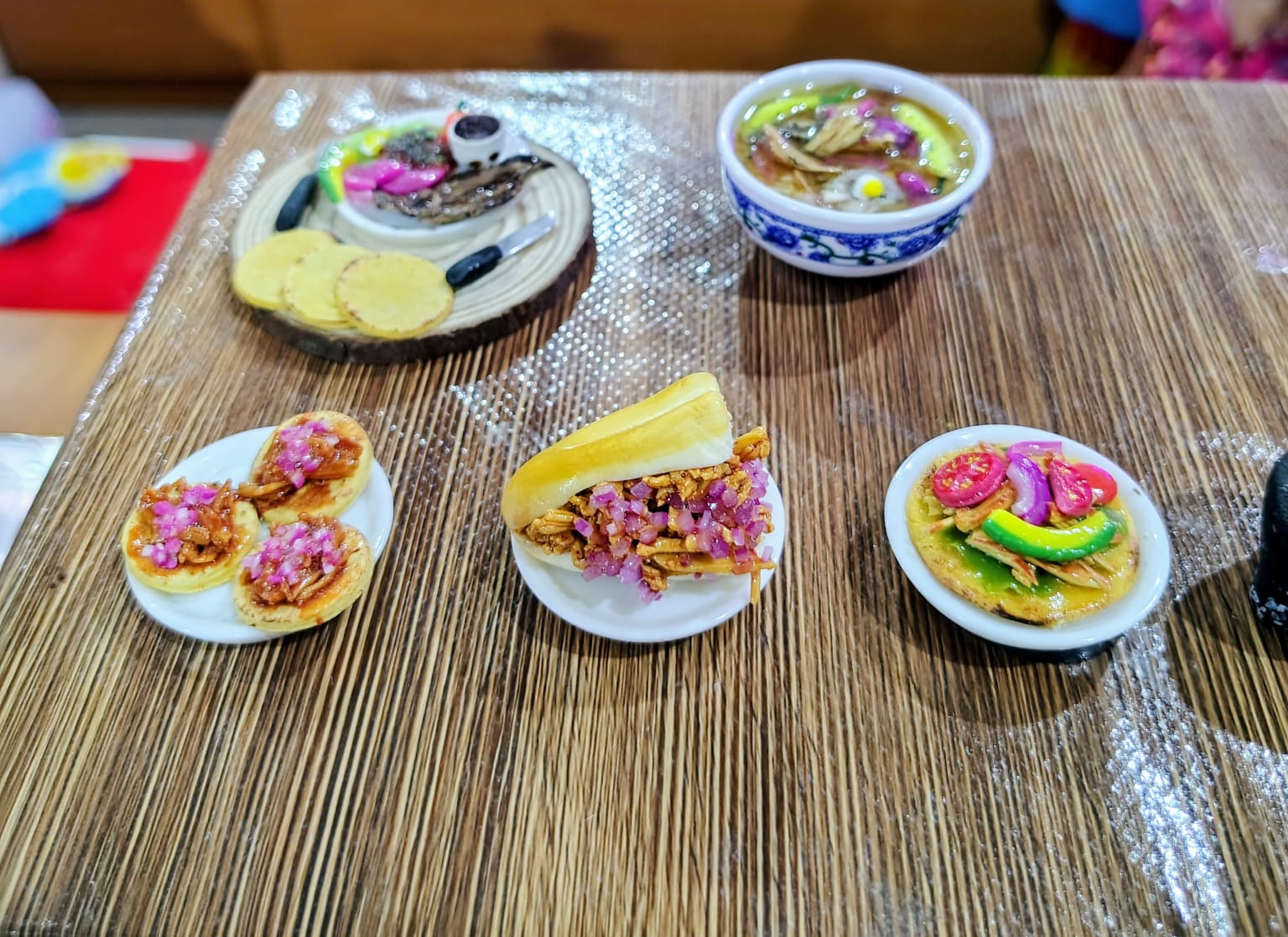 GASTRONIMIA YUCATECA ES PLASMADA EN MINIATURA