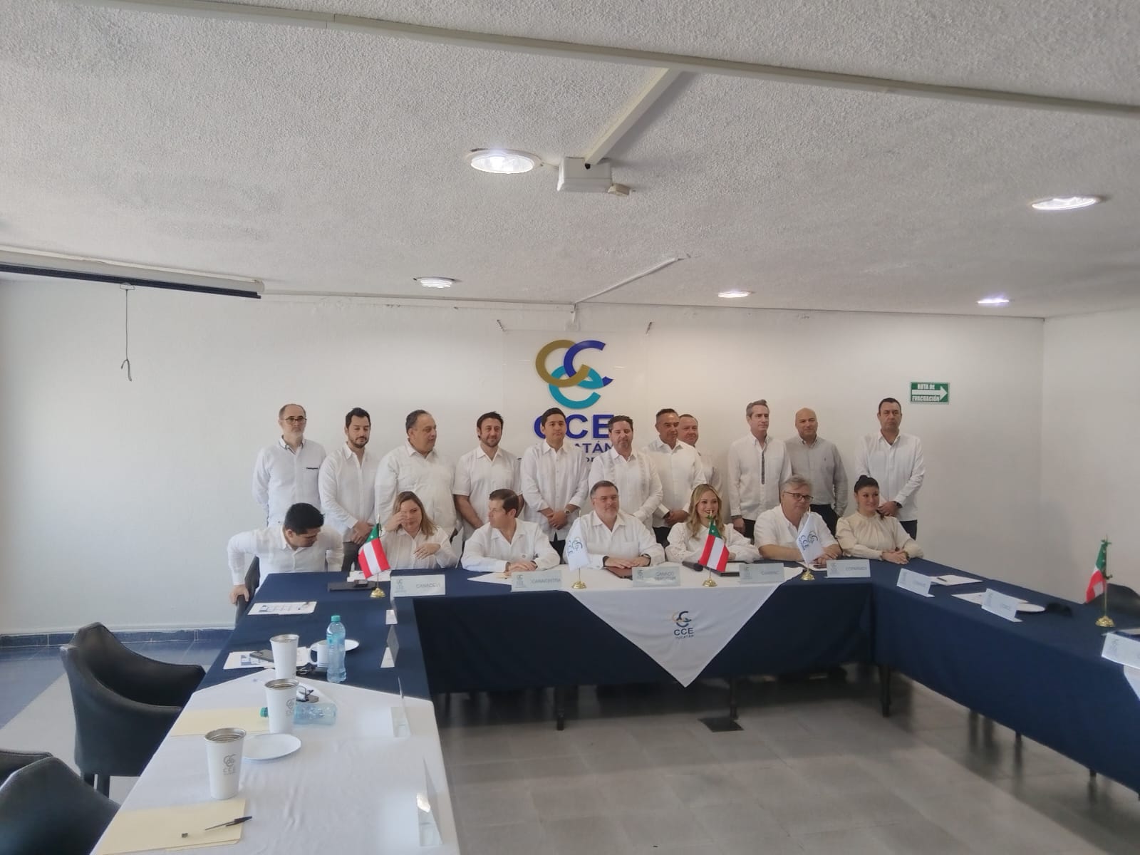 APRUEBAN DICTAMEN PARA REDUCCION DE LAS JORNADAS LABORALES