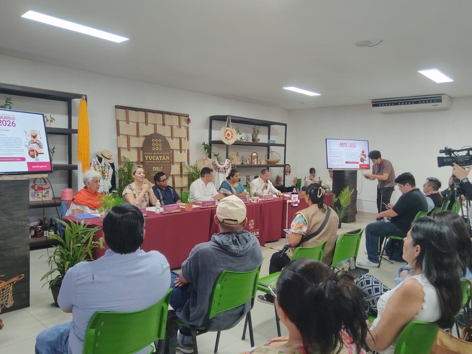 RECONOCERAN EL ARTE Y TRADICION PLASMADAS EN BORDADOS DE ARTESANOS YUCATECO