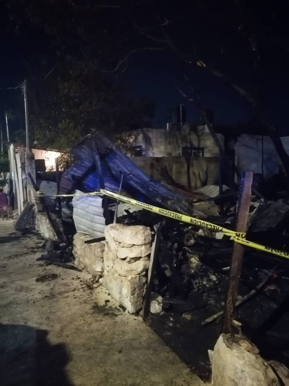 DEPENDENCIAS MUNICIPALES AYUDARAN A AFECTADOS POR INCENDIO PARA QUE TENGAN UN HOGAR