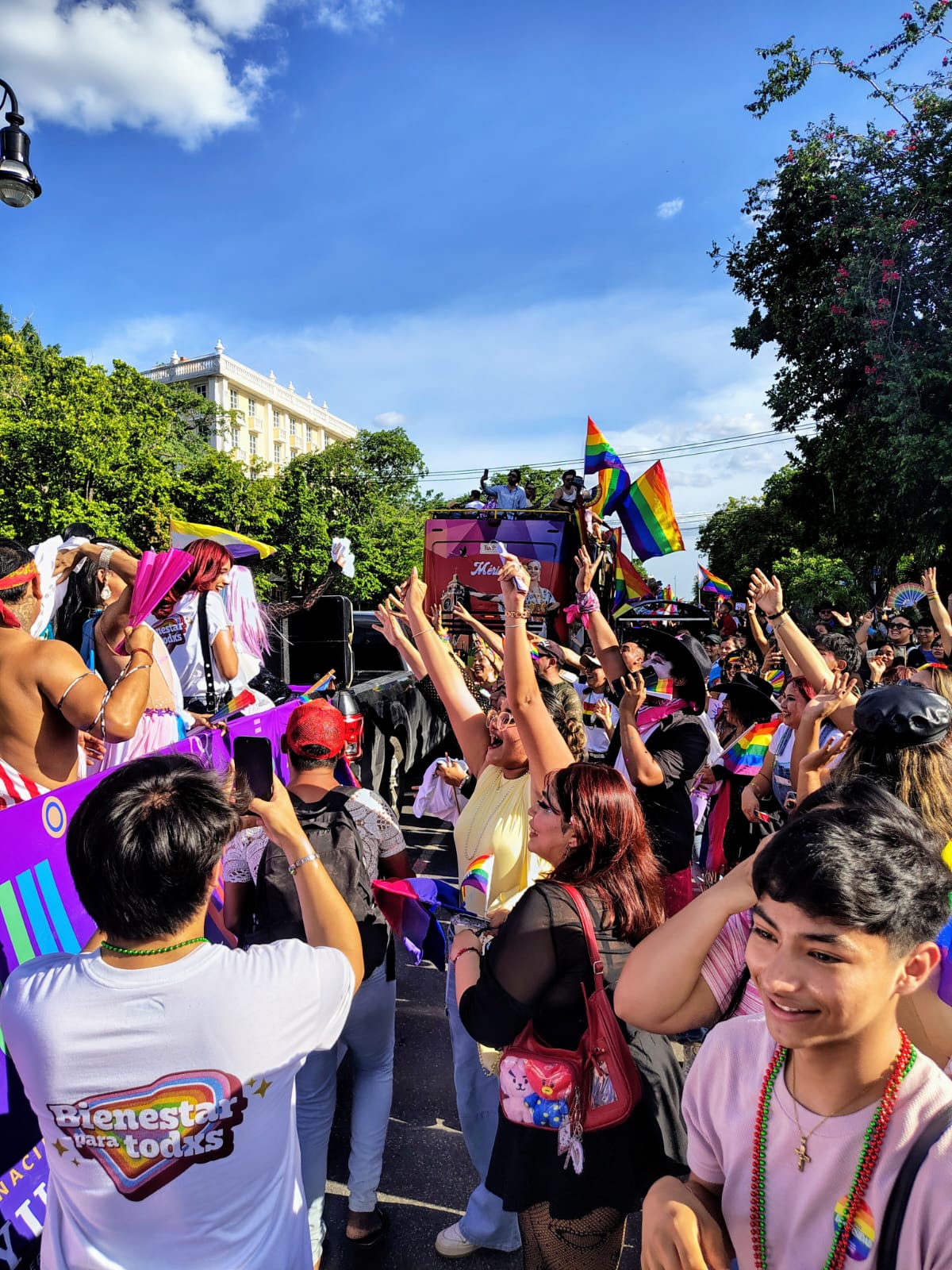 REALIZAN MARCHA DE LA DIVERSIDAD EN MÉRIDA
