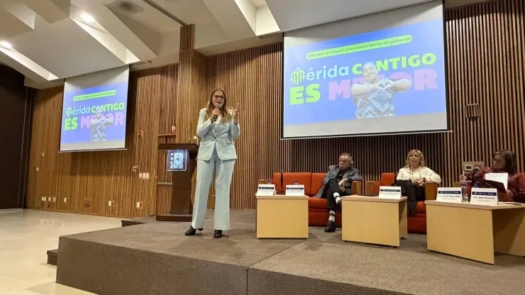 CECILIA PATRÓN EXPONE MODELO DE PARTICIPACIÓN CIUDADANA EN LA UNAM