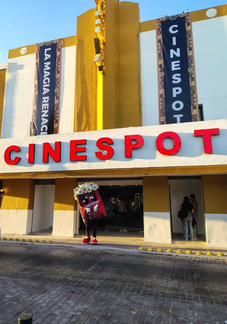 REGRESA EL CINE AL BARRIO DE SANTIAGO
