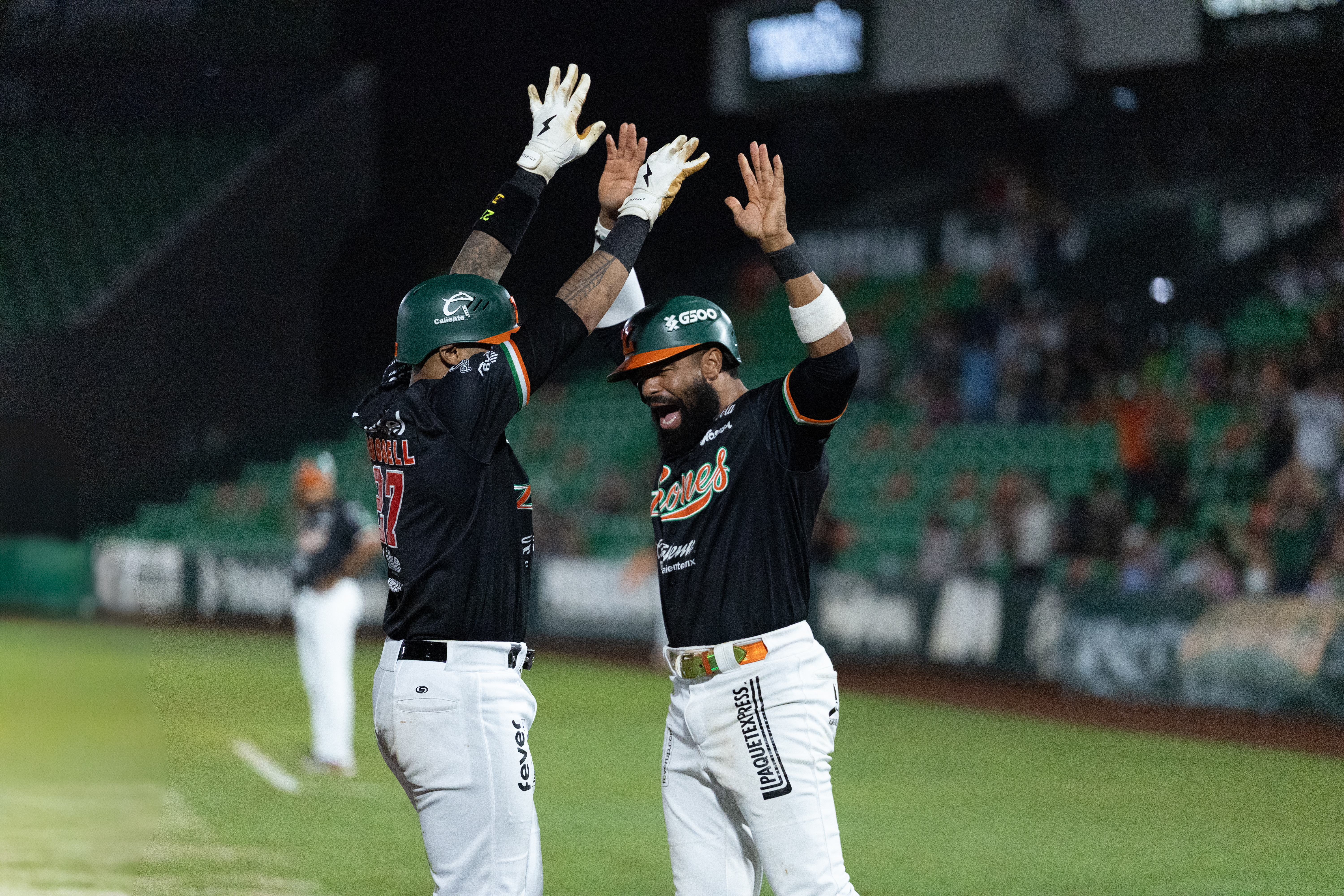 DIABLOS GANA SERIE; MAL RELEVO DE LEONES 