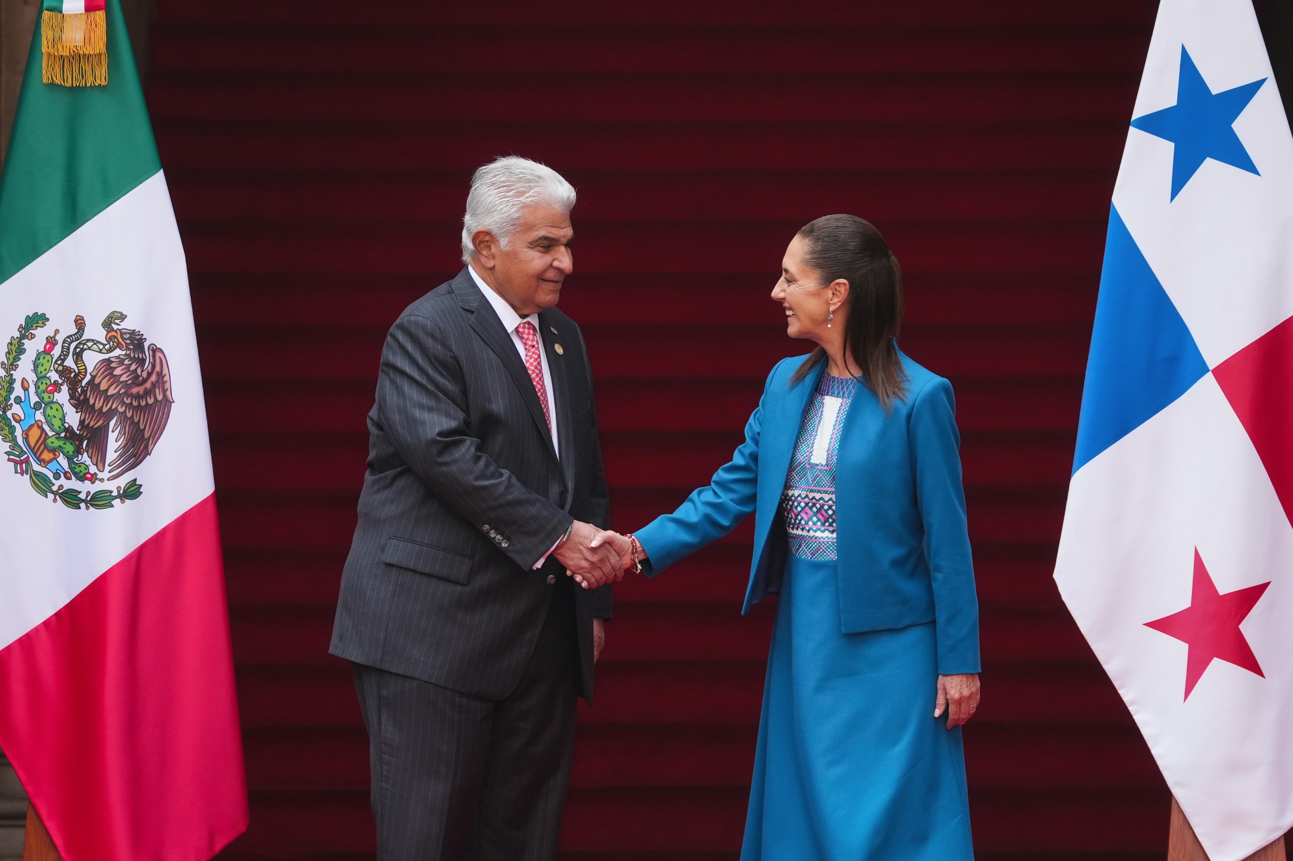 Claudia Sheinbaum recibe en Palacio Nacional al Presidente de Panamá