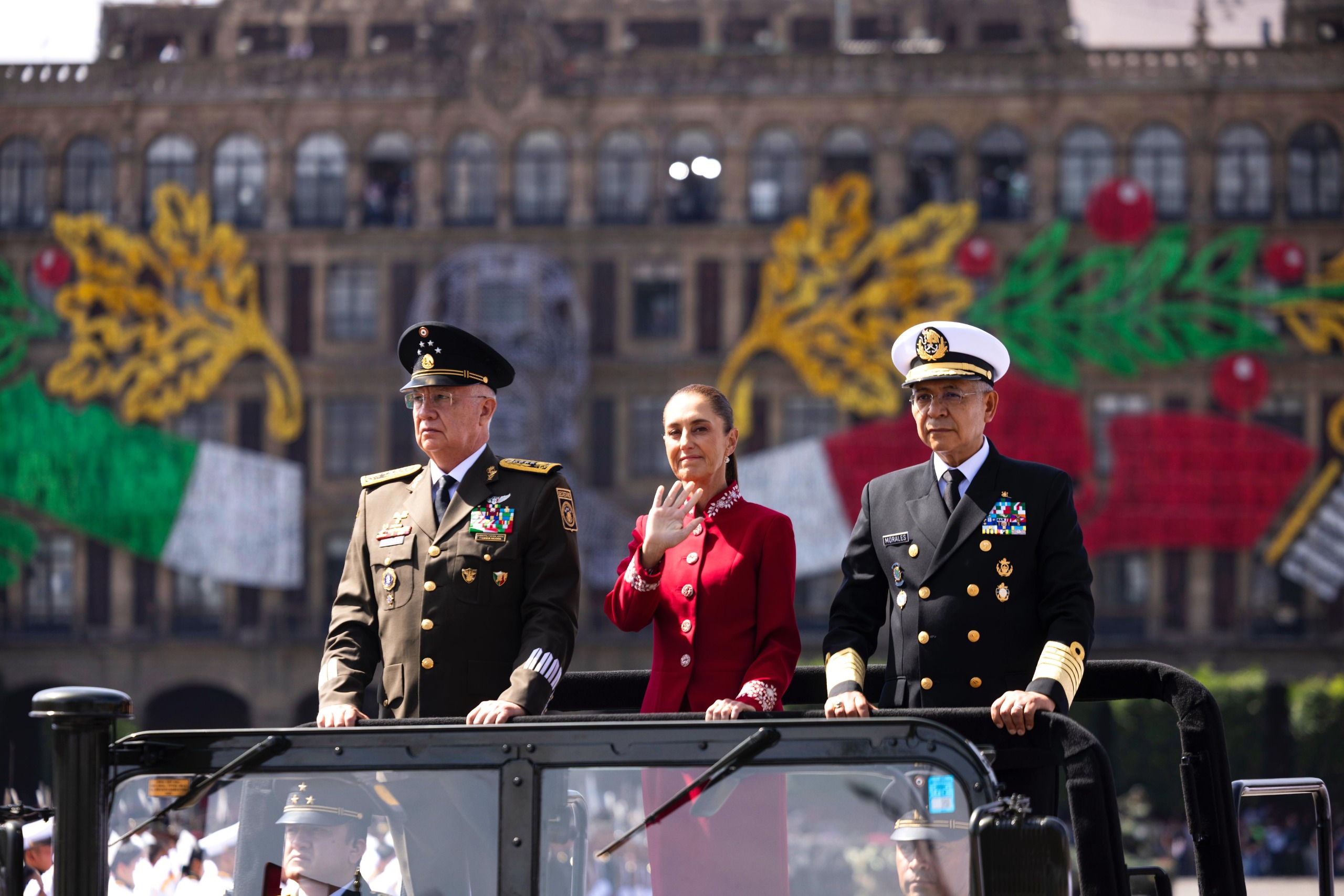 CLAUDIA SHEINBAUM ENCABEZA DESFILE POR EL 216 ANIVERSARIO DE LA INDEPENDENCIA
