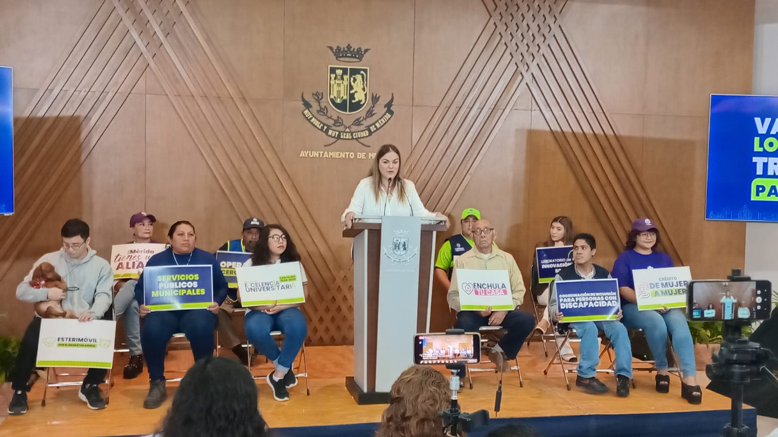 BACHEO Y NUEVAS LUMINARIAS RESULTADO DE LOS PRIMEROS 100 DÍAS DE ADMINISTRACIÓN DE CECILIA PATRÓN