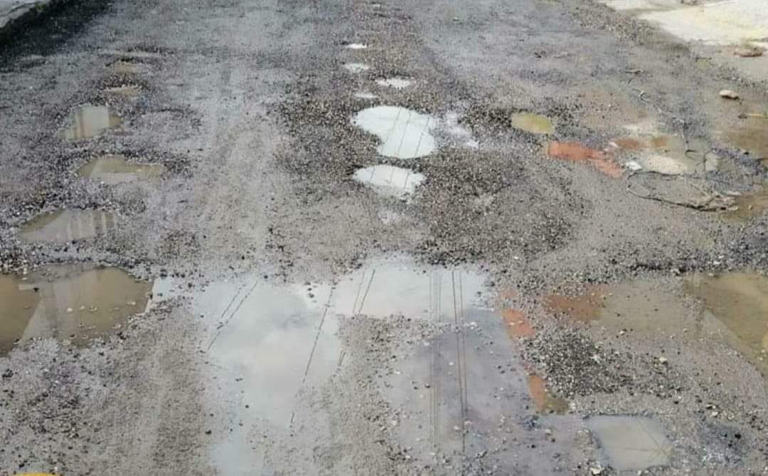 CAMPECHANOS SE QUEJAN DE LOS BACHES EN LAS DIFERENTES COLONIAS DEL MUNICIPIO CAPITALINO,