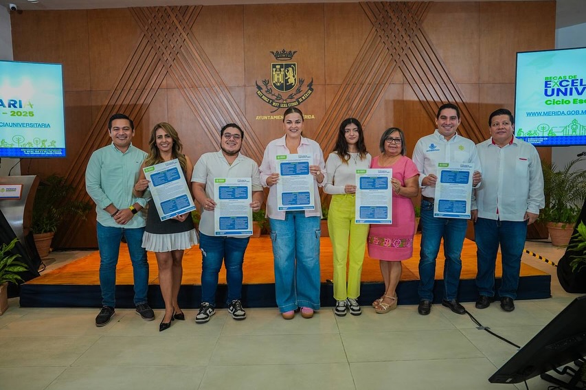 PRESENTAN LA BECA EXCELENCIA UNIVERSITARIA