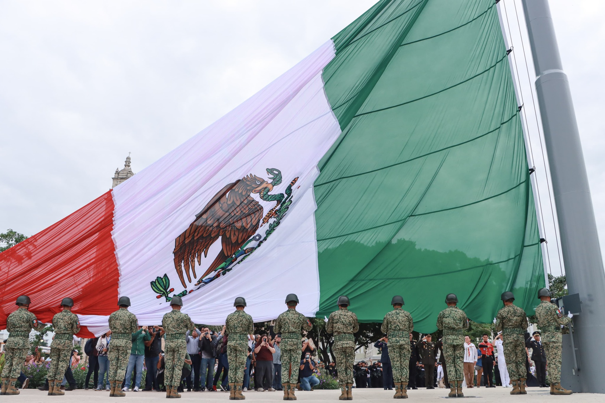 CONMEMORAN EL 209 ANIVERSARIO DEL DÍA DE LA BANDERA NACIONAL