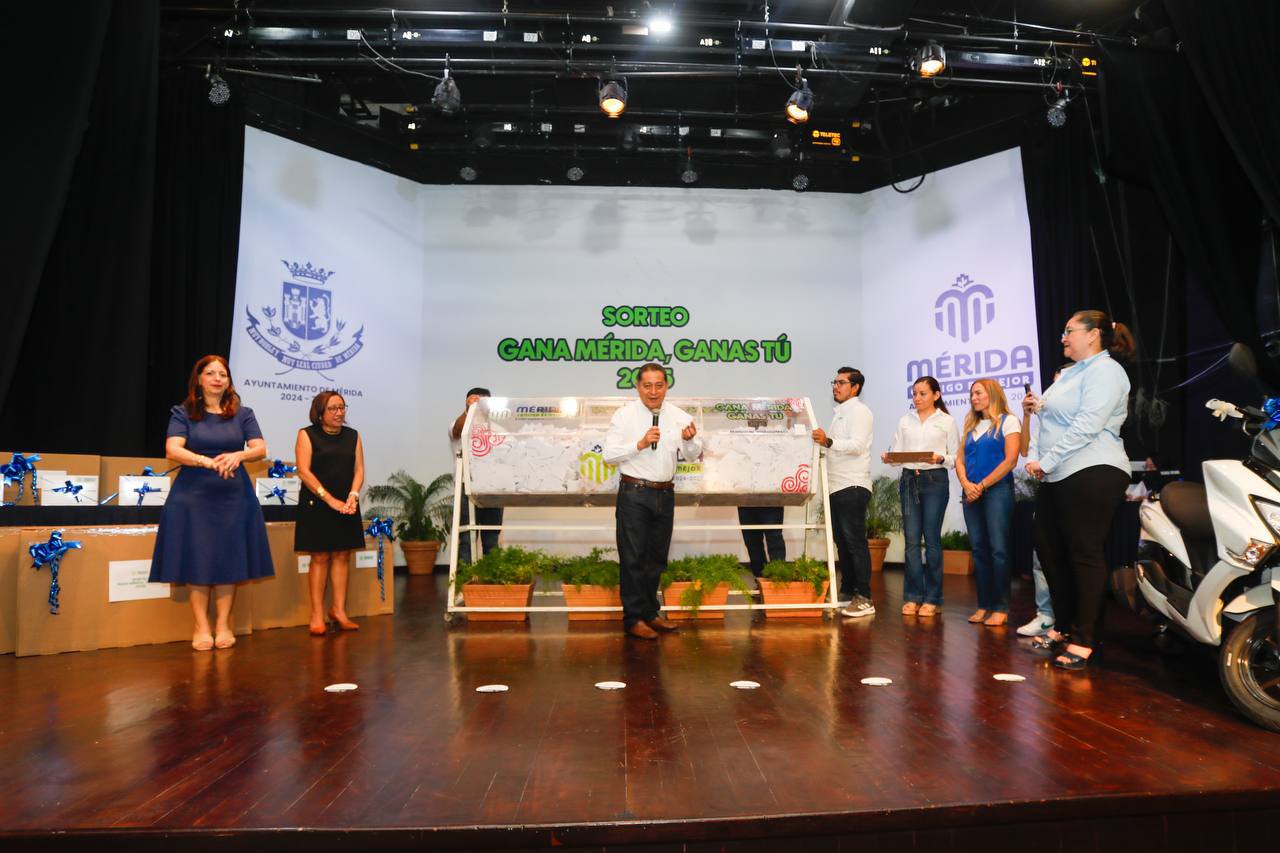 PREMIAN A CIUDADANOS CUMPLIDOS