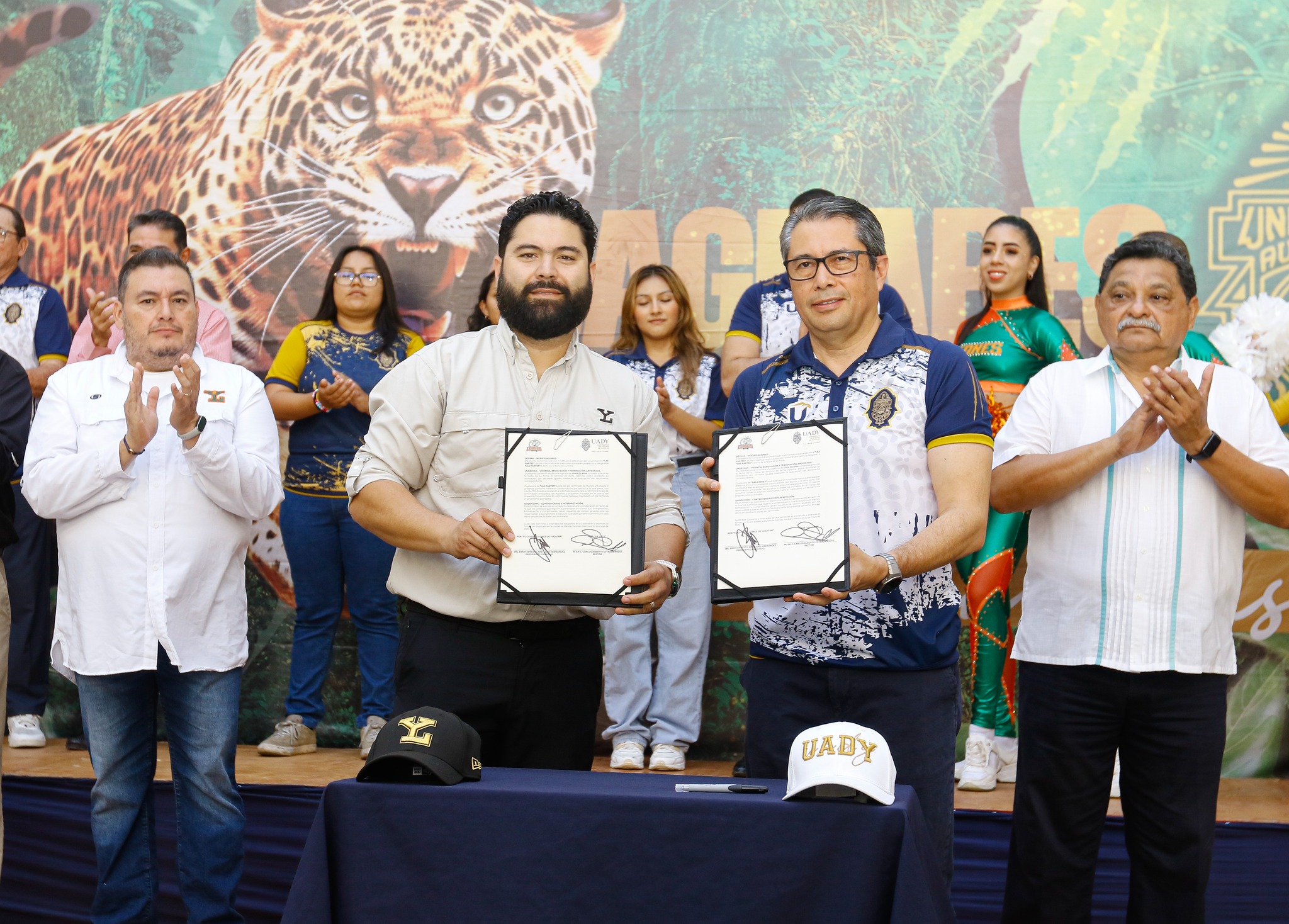MOTIVANDO A LOS FUTUROS LEONES