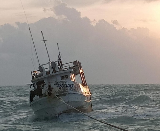 RESCATAN A PESCADORES EXTRAVIADOS