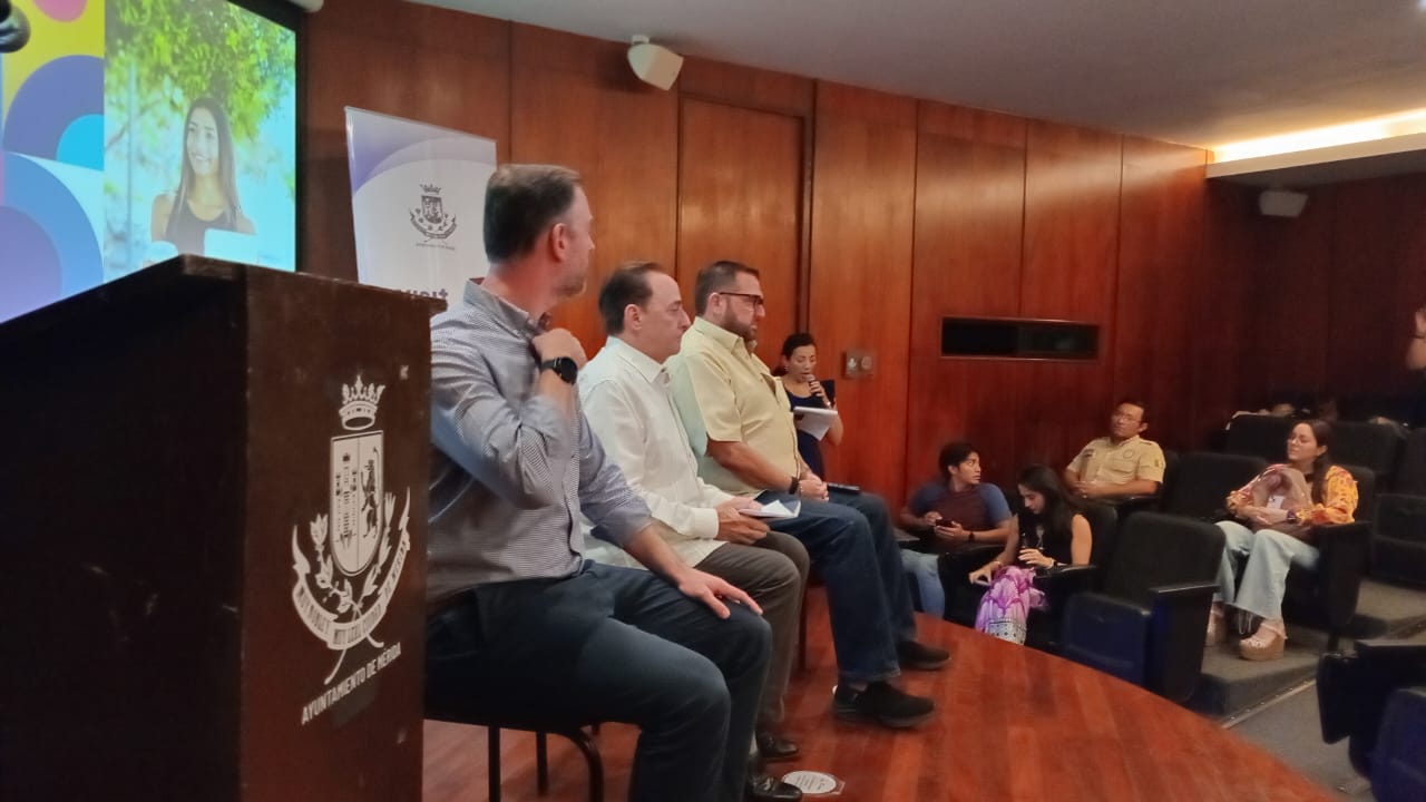 PRESENTAN LA PLATAFORMA ENGLISH PATHWAY