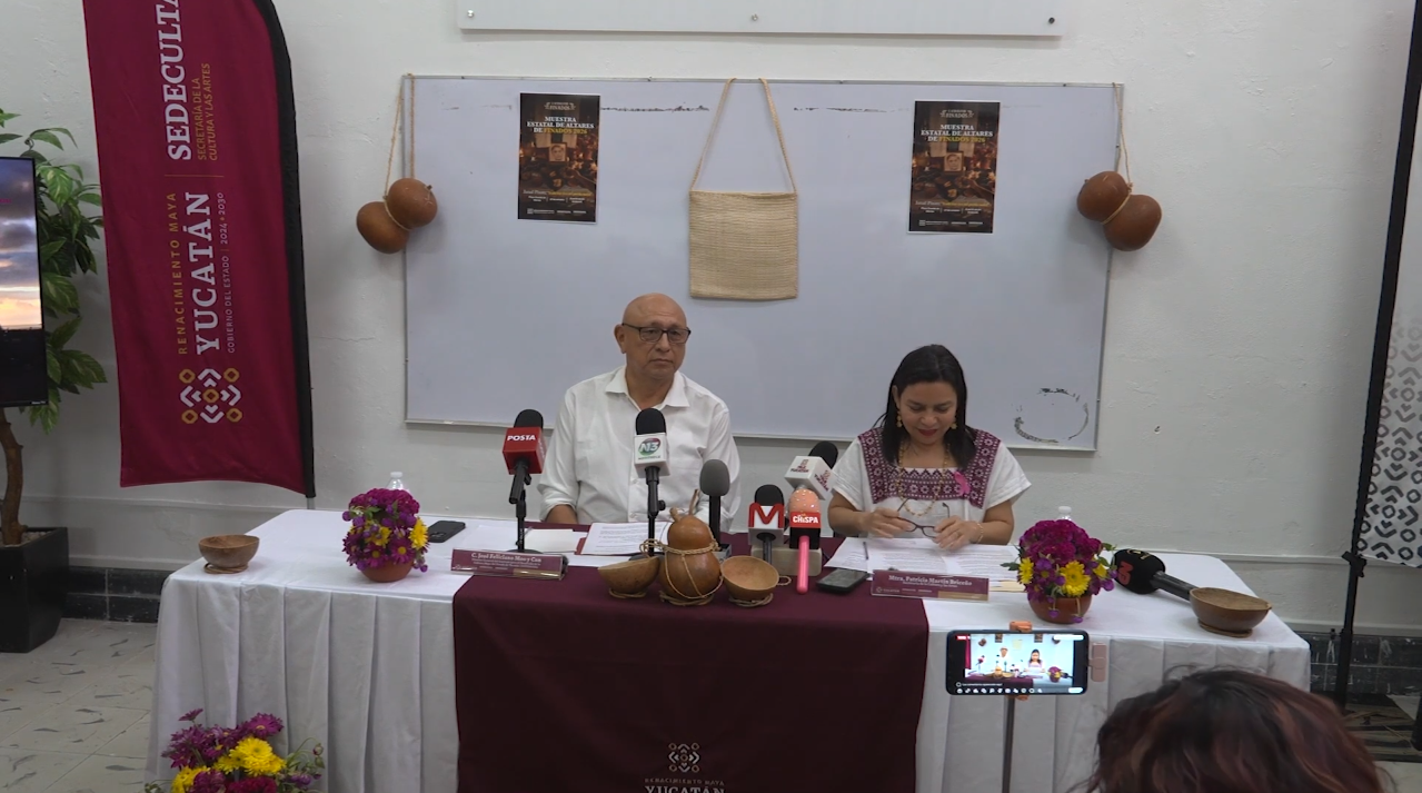 PREPARAN MUESTRA ESTATAL DE ALTARES EN LA PLAZA GRANDE DE MÉRIDA