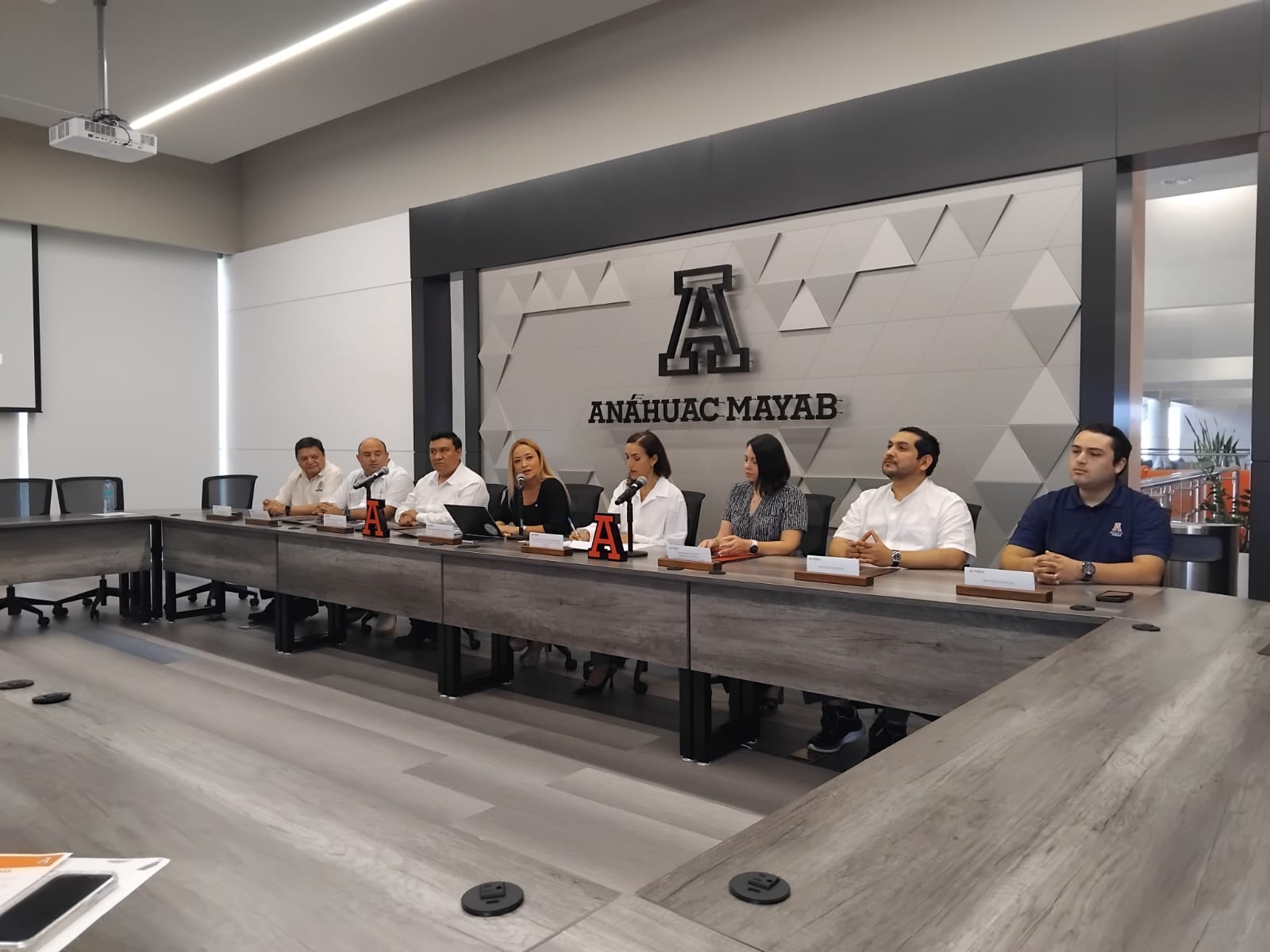 BUSCA LA UNIVERSIDAD ANAHUAC MAYAB FORTALECER LAS VOCACIONES DE CIENCIA Y TECNOLOGÍA.