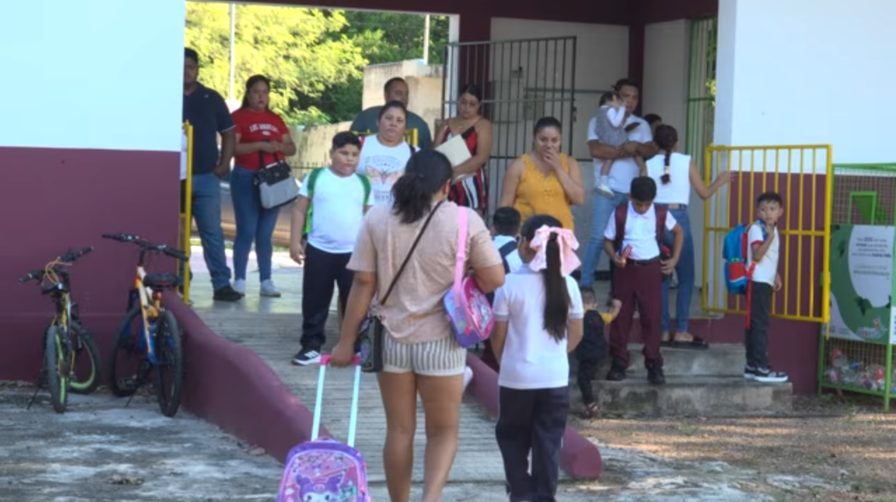 MÁS DE 400 MIL ESTUDIANTES REGRESAN A LAS AULAS EN YUCATÁN