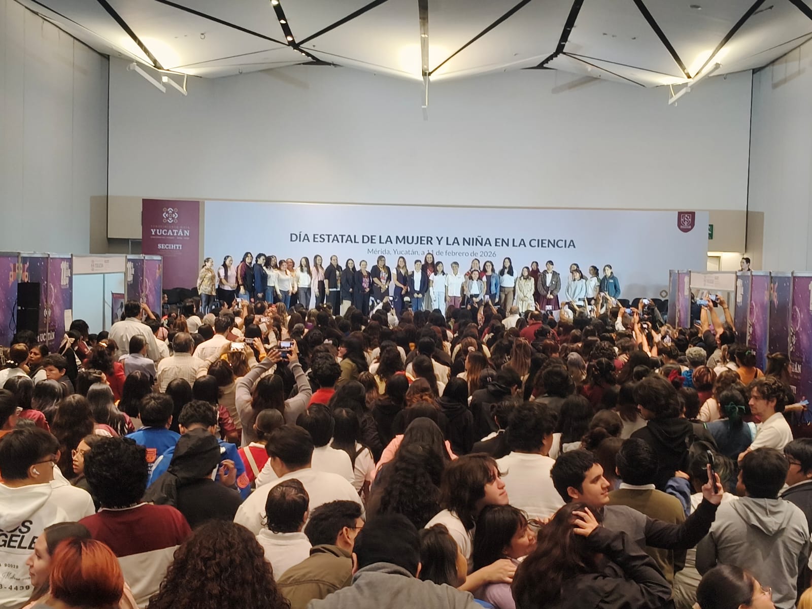 SOLO UN 30 POR CIENTO DE MUJERES ESTUDIAN CIENCIA