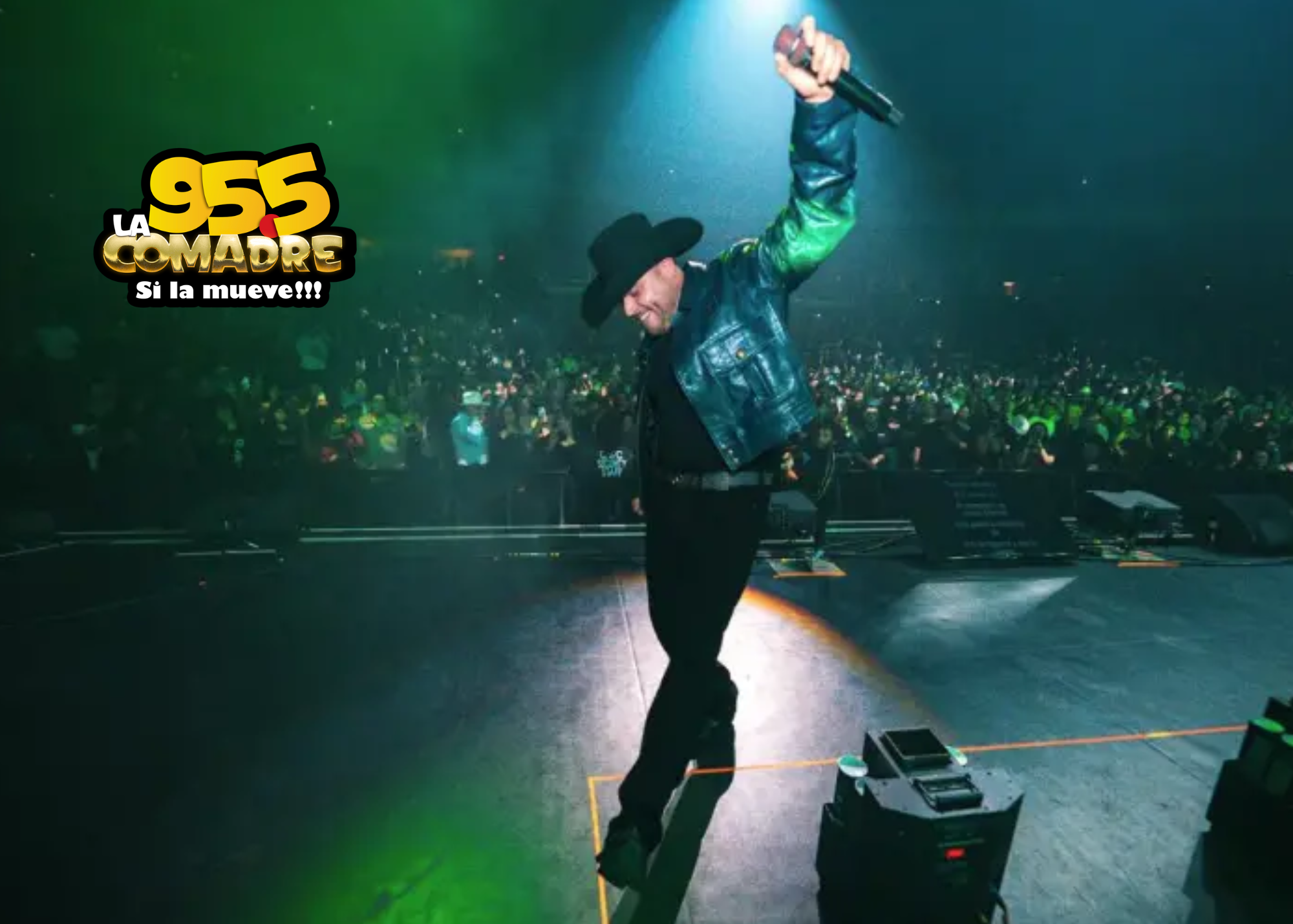 Gerardo Ortiz Arrasa con su presentación en el Youtube Theater en Los Ángeles