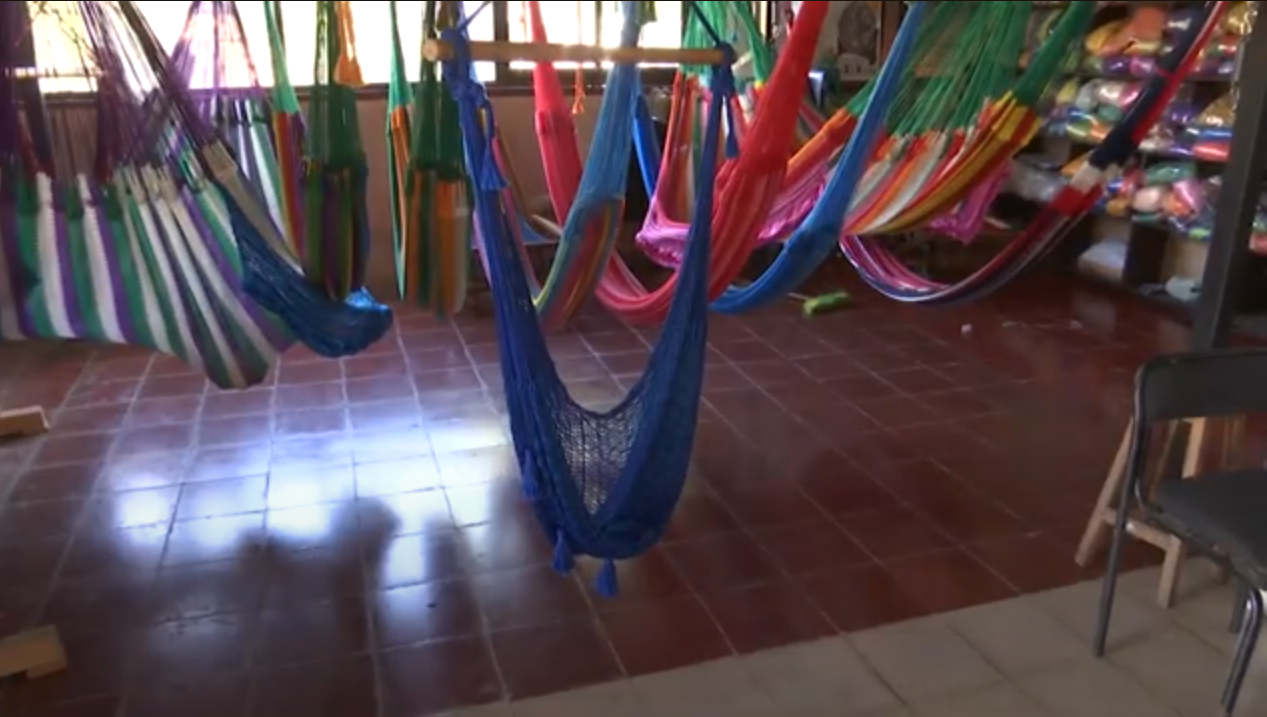 HOY ES EL DIA DE LA OPCION DE DESCANSO PREFERIDA POR LOS YUCATECOS… LA HAMACA